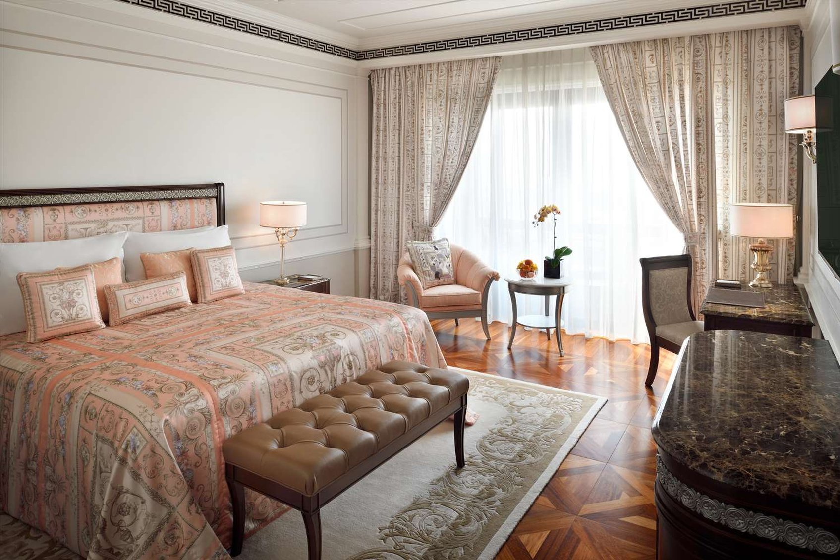 DELUXE VERSACE CITY VIEW ROOM