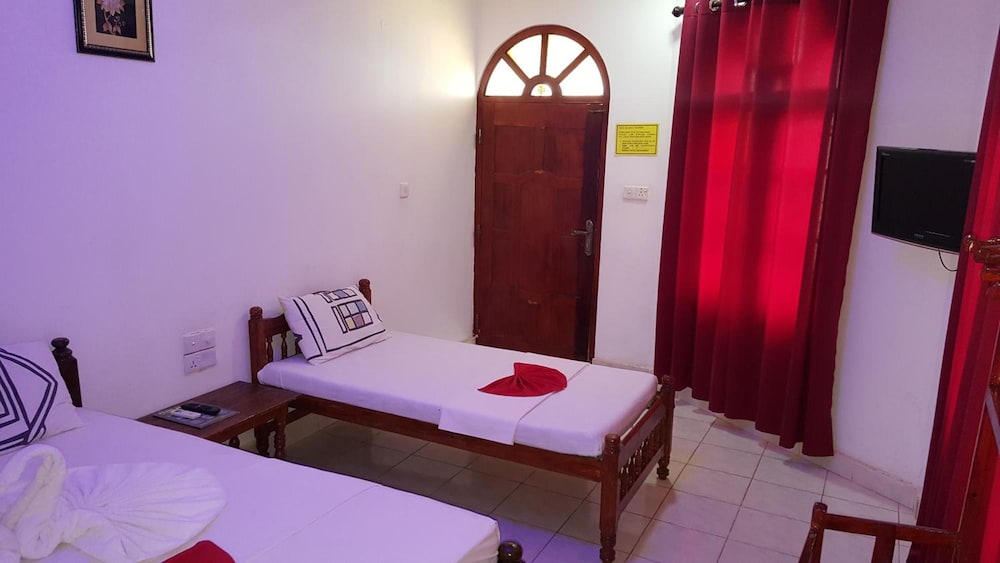Sea View Beach Hotel 15/47