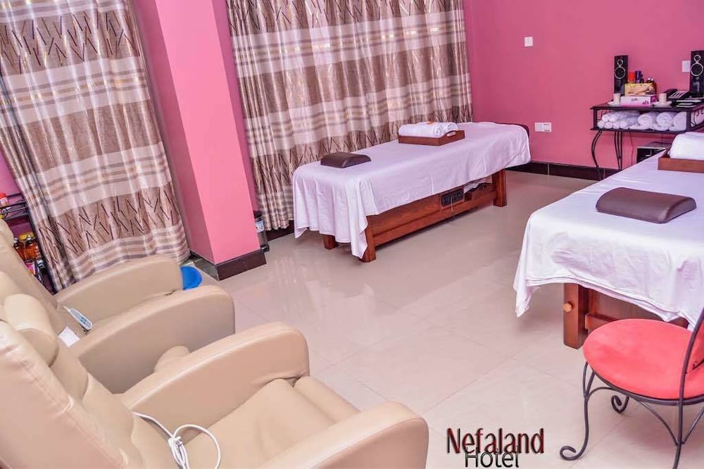 Nefaland Hotel 20/45