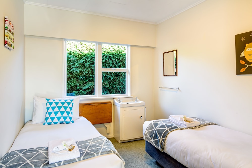 Abbey Court Motel 5/32