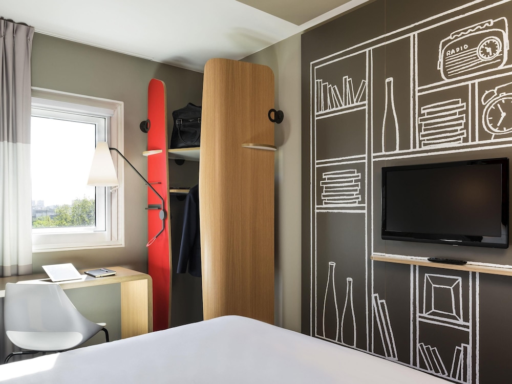 Ibis Saint Denis Stade Sud 65/68