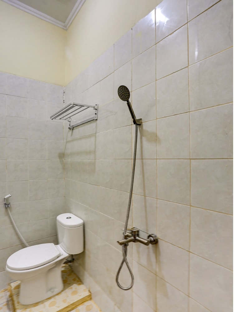 غرفة قياسية بسرير مزدوج، OYO 3767 Permata House 4/4