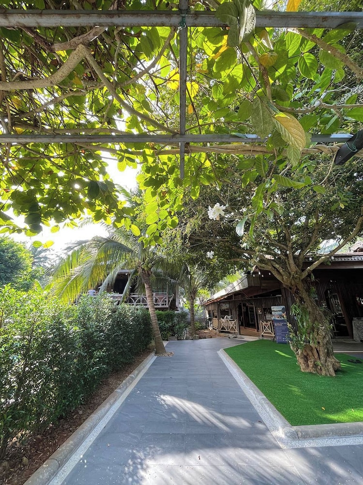 Boutique Village Hotel SHA Plus 63/71