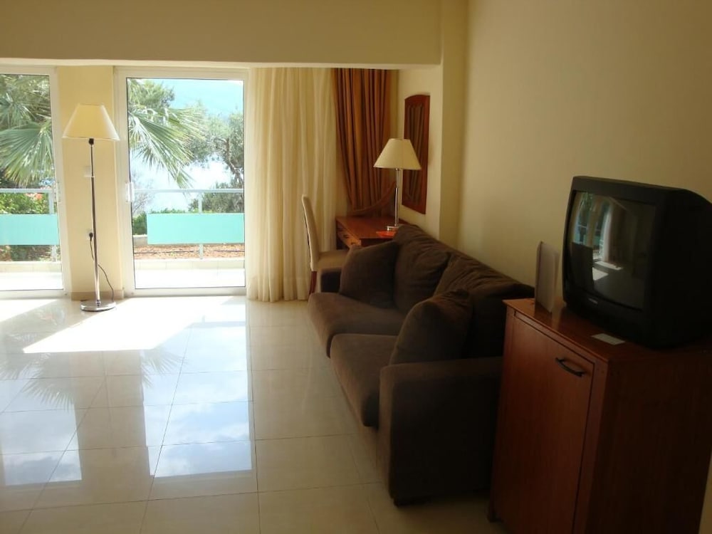 Xenia Poros Image Hotel 43/65