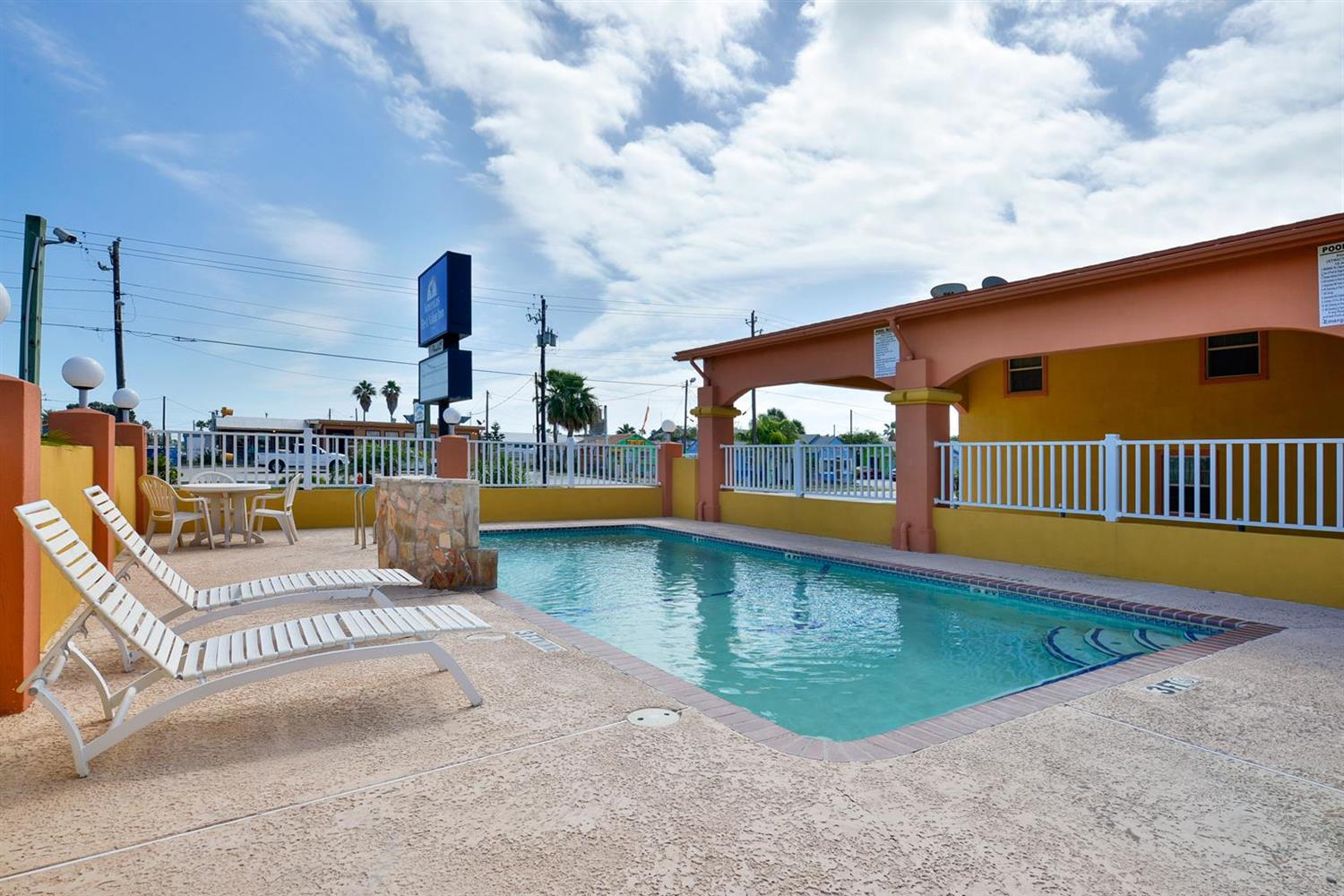 Americas Best Value Inn Port Aransas 30/31