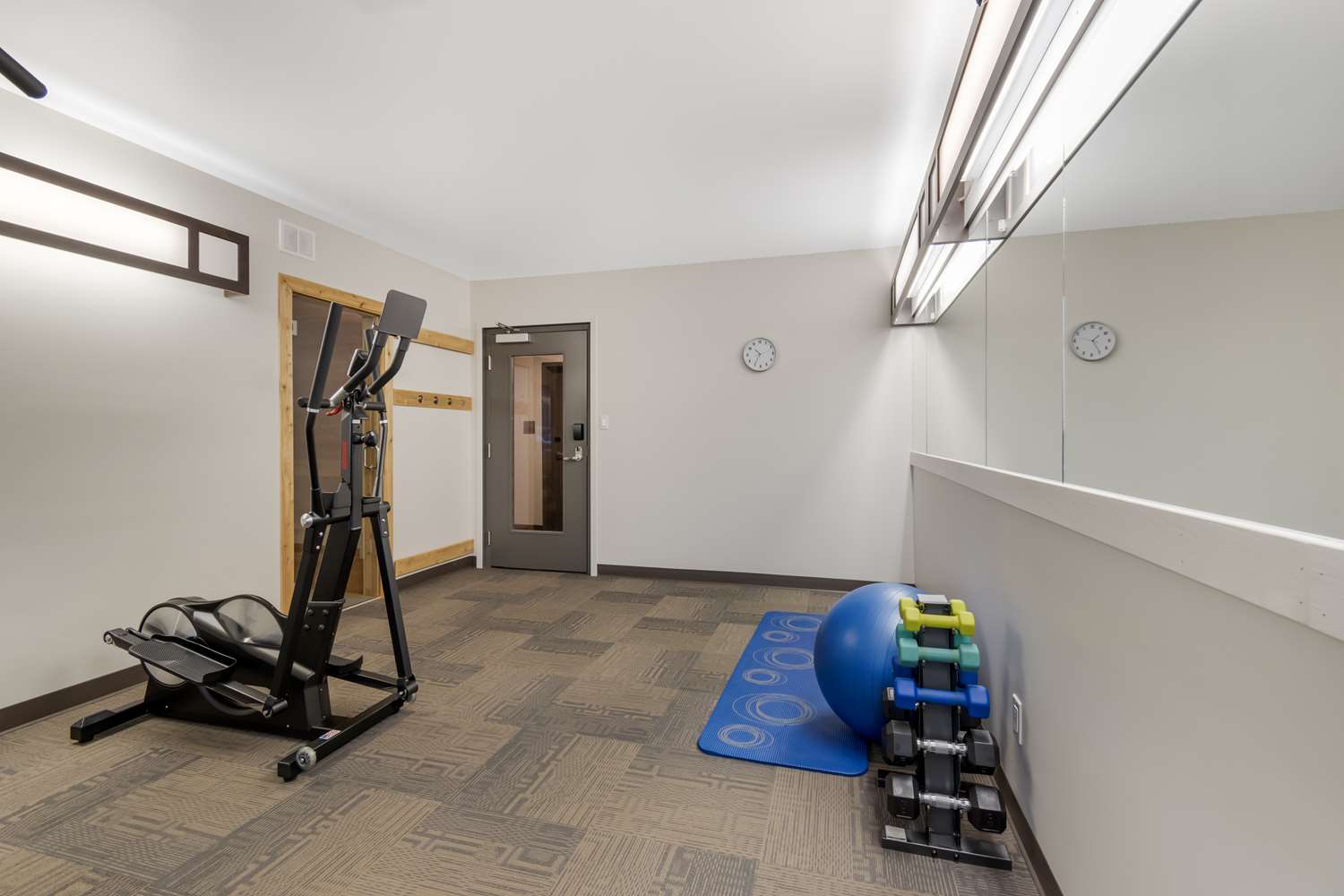 Villa Inn and Suites, SureStay Collection By Best Western 27/54