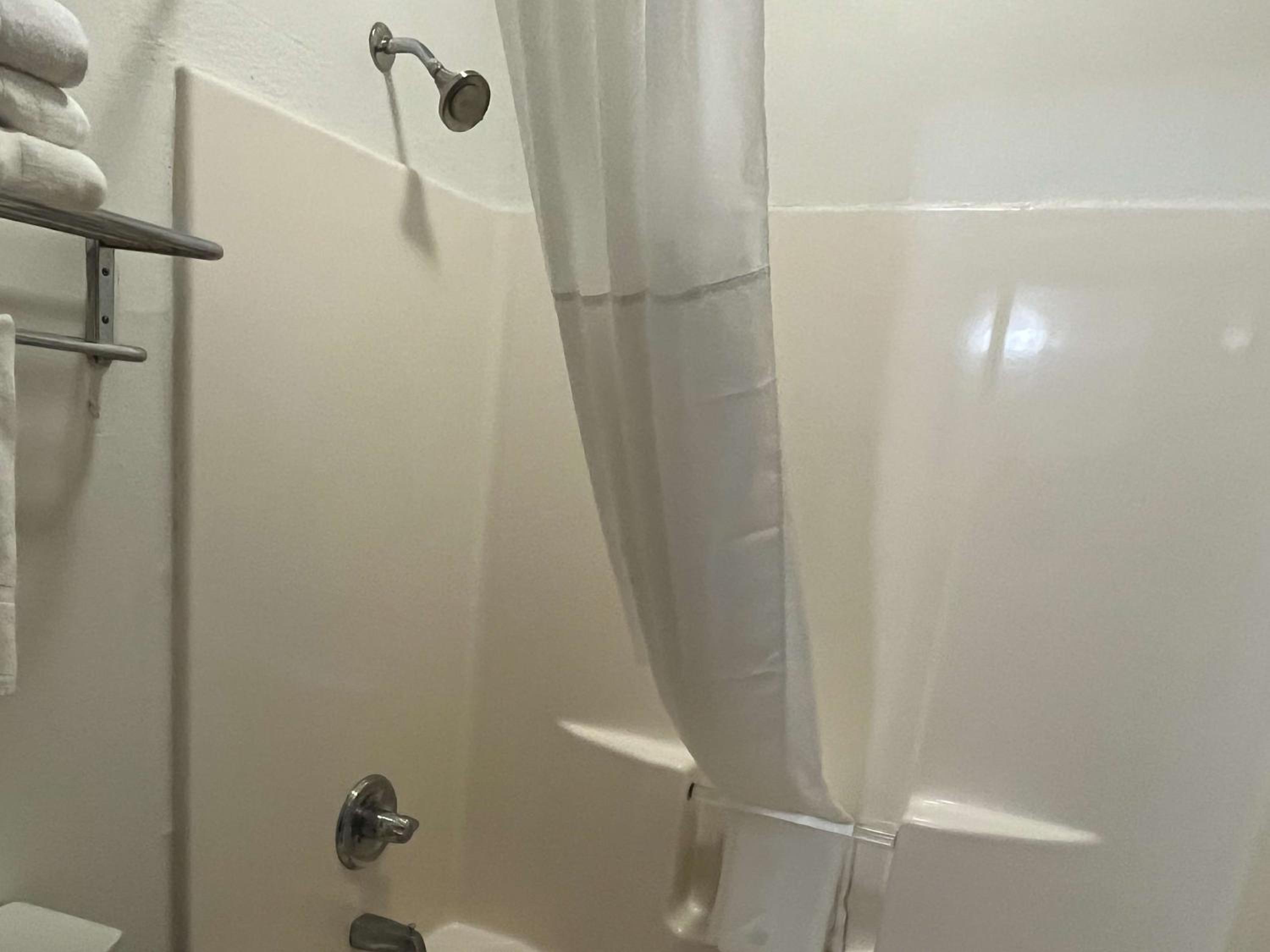 غرفة بسرير كينج، Motel6 Portland, IN 4/4