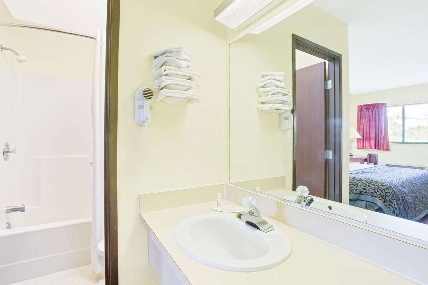 Days Inn By Wyndham Athens 14/14