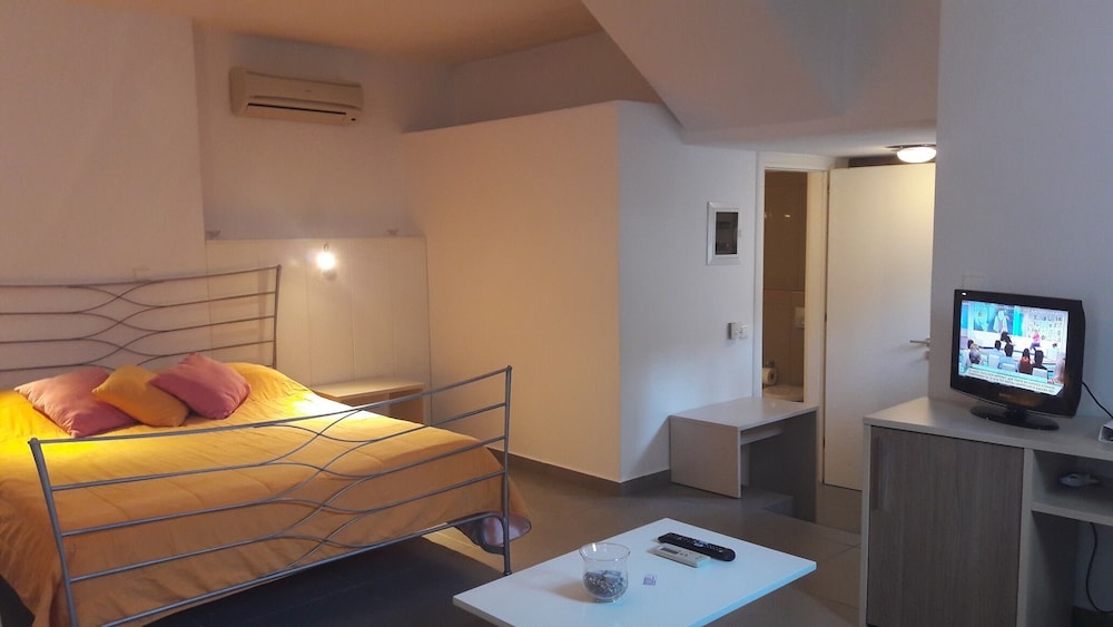 Nefeli Hotel Skiros 30/65