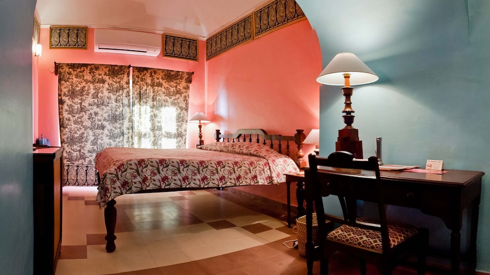Neemrana’s Tijara Fort-Palace - 19th Century, Alwar 39/54