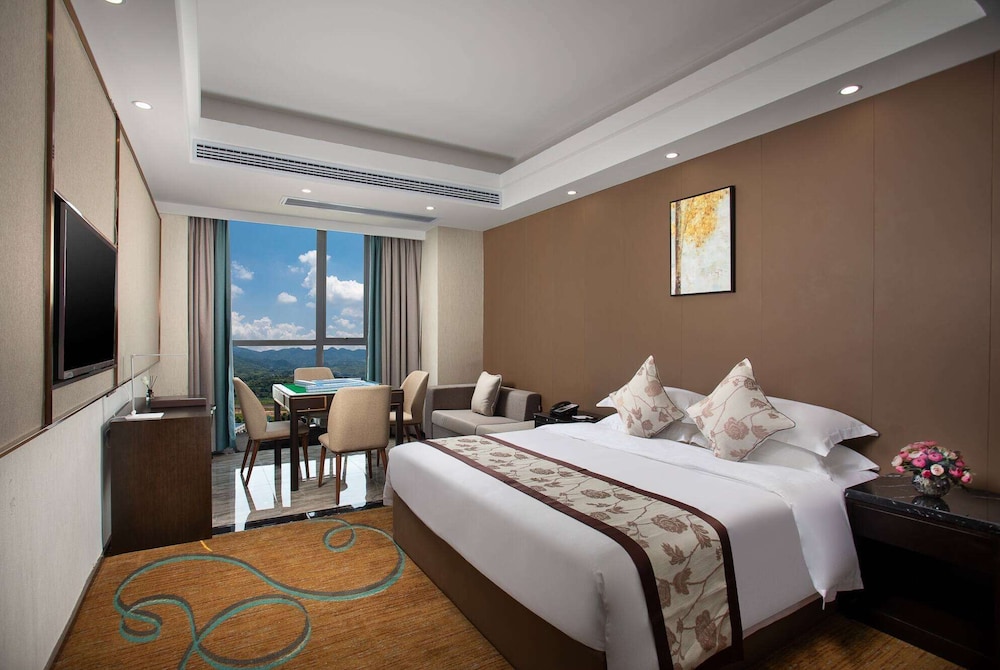 Ramada by Wyndham Zhangjiajie 25/50