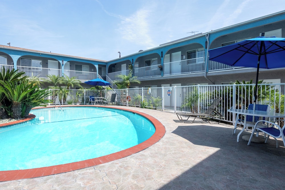 Hollywood City Inn 56/60