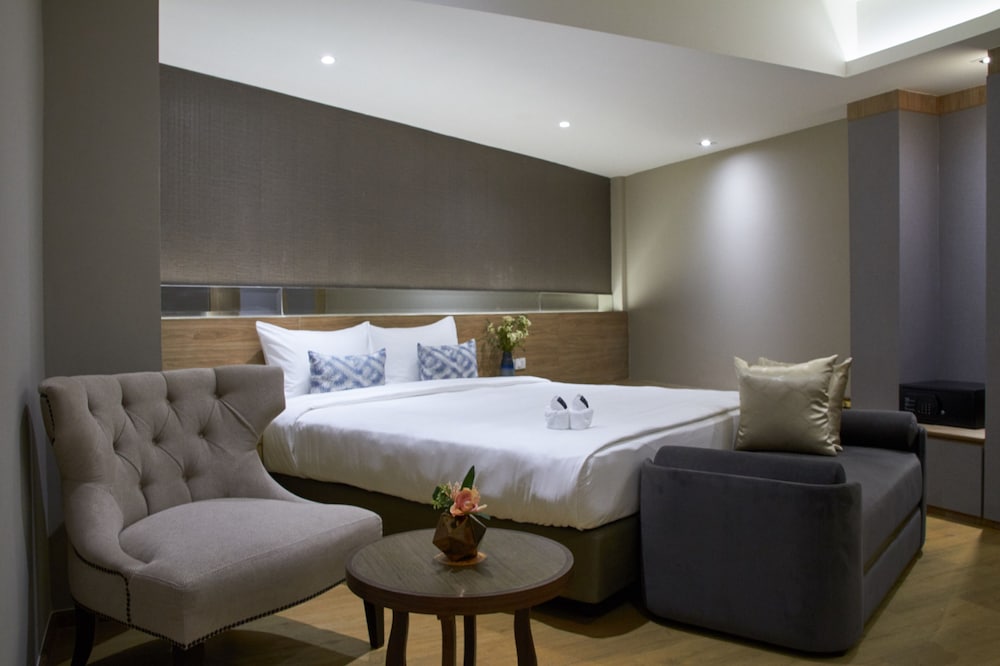 Almas Hotel Bangkok 33/65