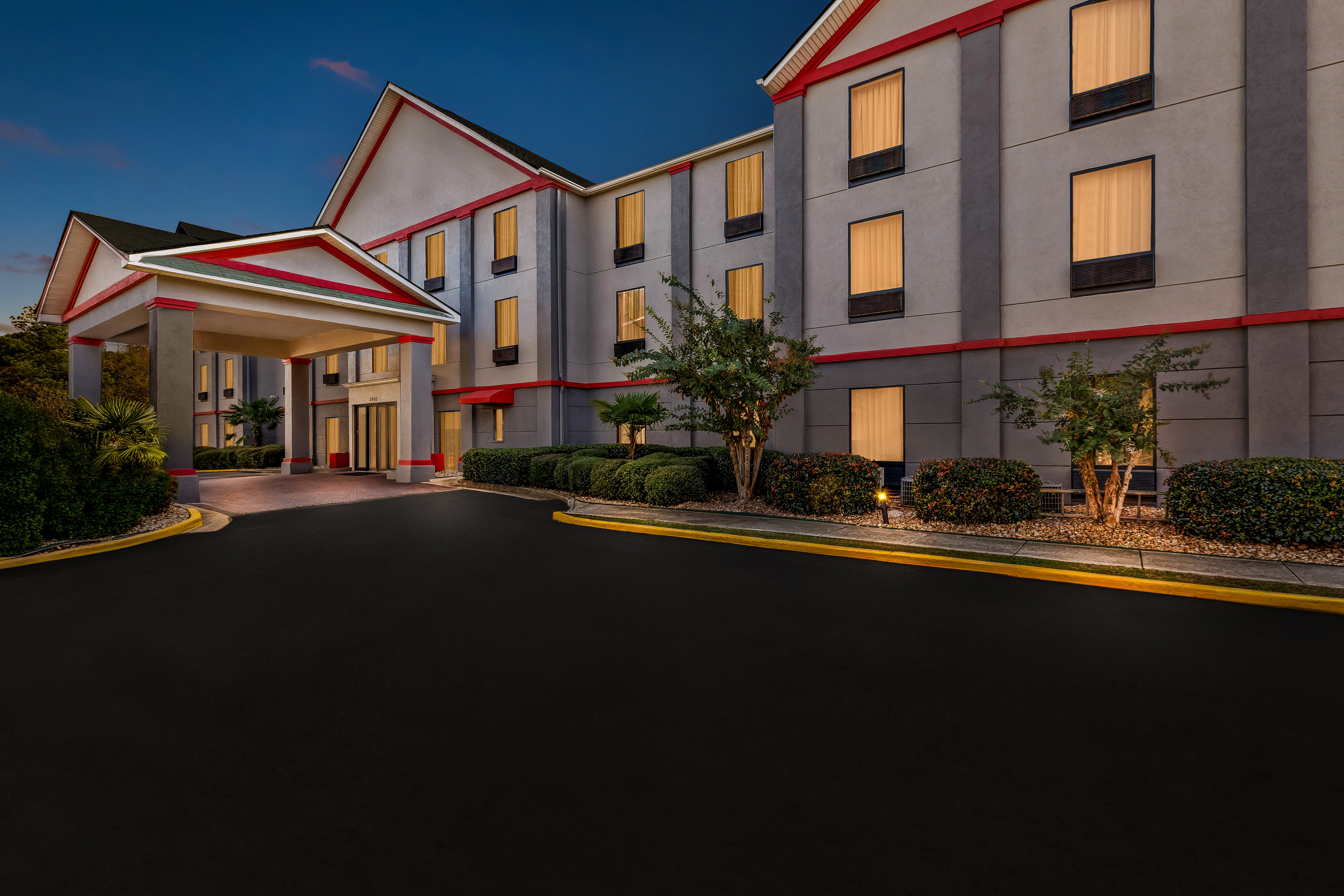 Red Roof PLUS & Suites Atlanta Airport South 35/35