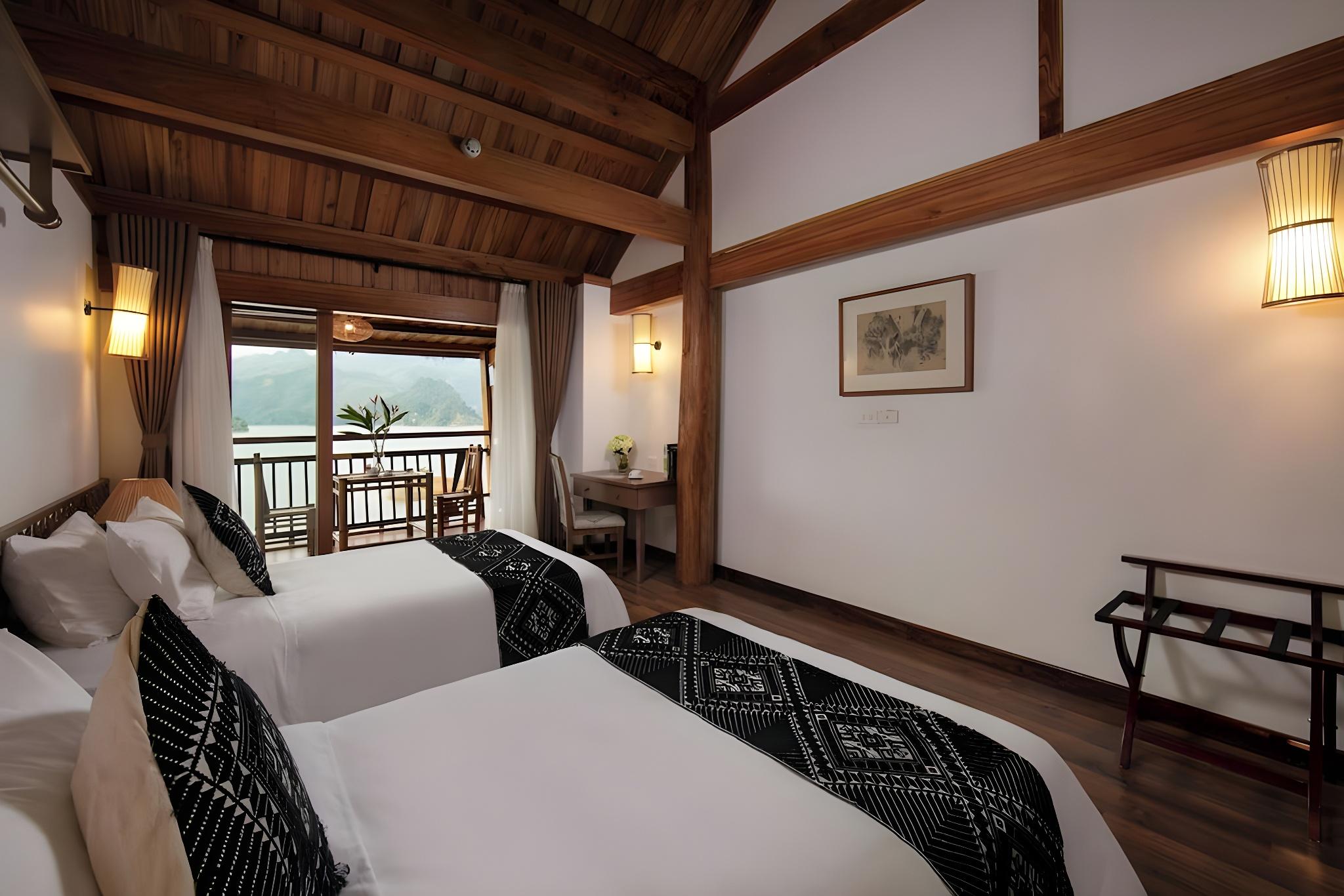 Deluxe, Twin Beds, Lake View, Balcony
