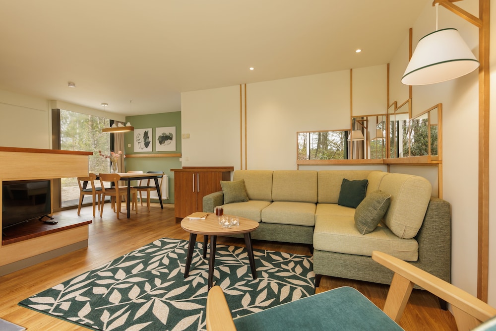 CENTER PARCS - LES HAUTS DE BRUYERES 24/45