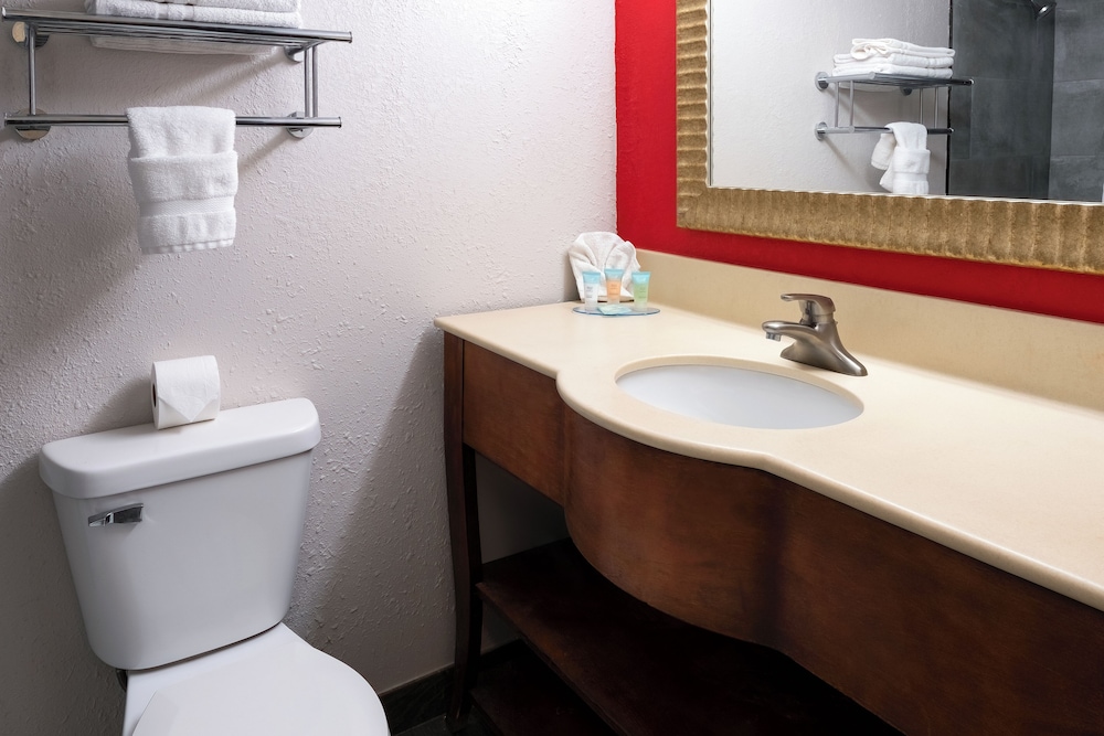 جناح بسريرين كوين بغرفة نوم واحدة، American Inn and Suites Ferndale 3/3