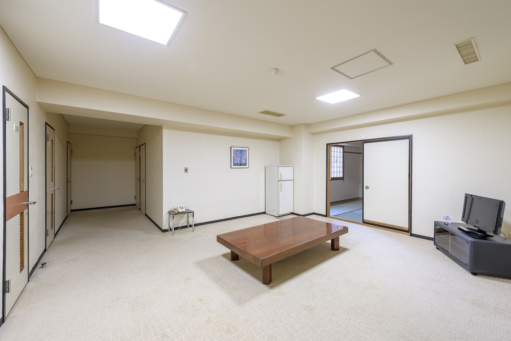 Hotel Tagawa 10/65