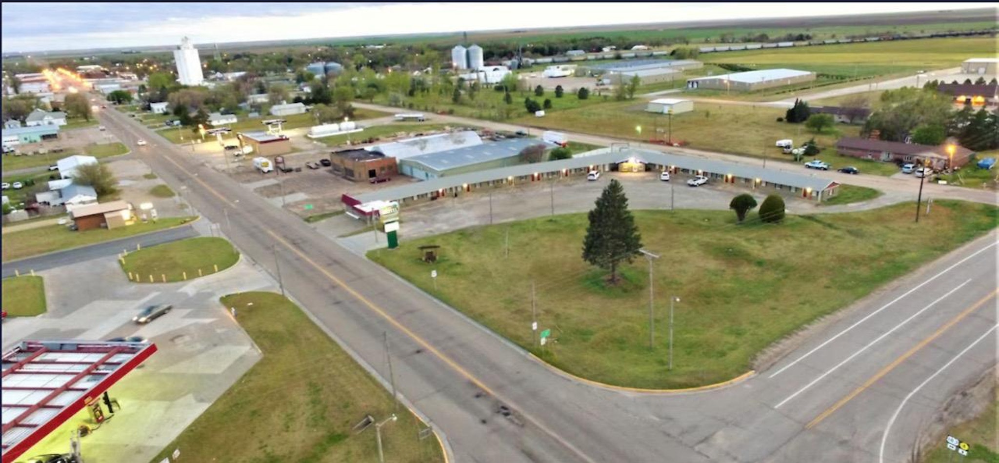 Green Acre Motel by OYO Near Rush County Airport 16/17