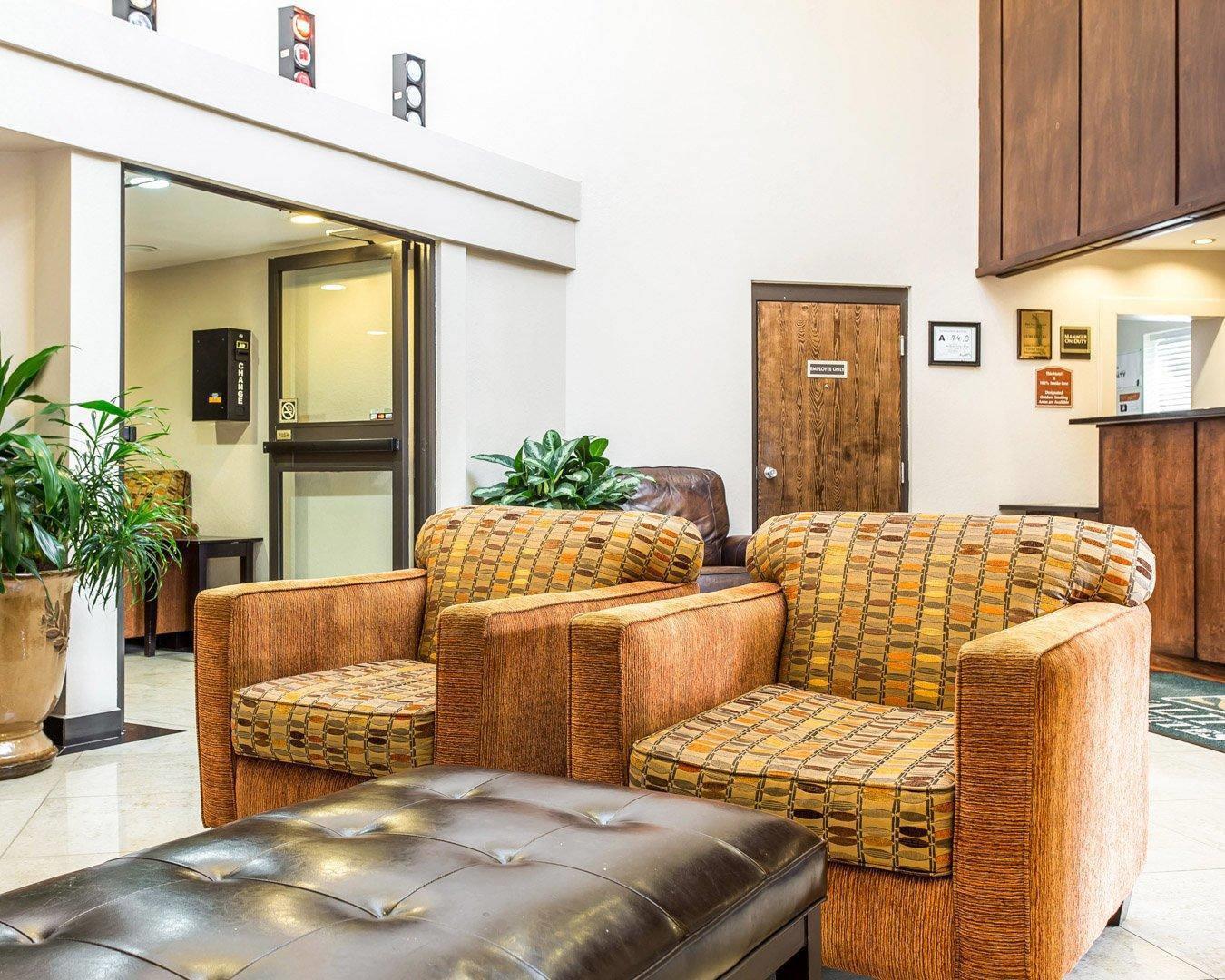 Quality Inn & Suites Coliseum 16/20