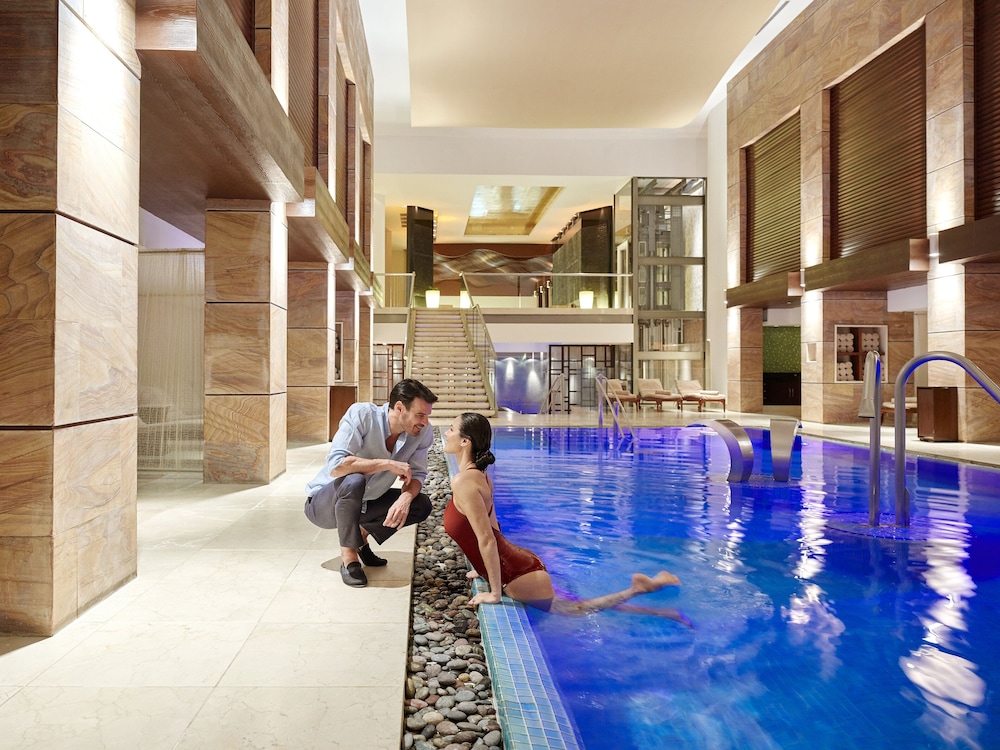 swimming pool spa