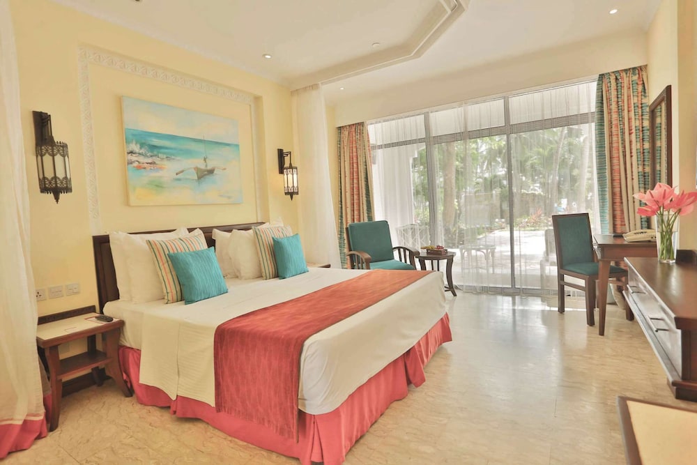 Sarova Whitesands Beach Resort and Spa 25/73