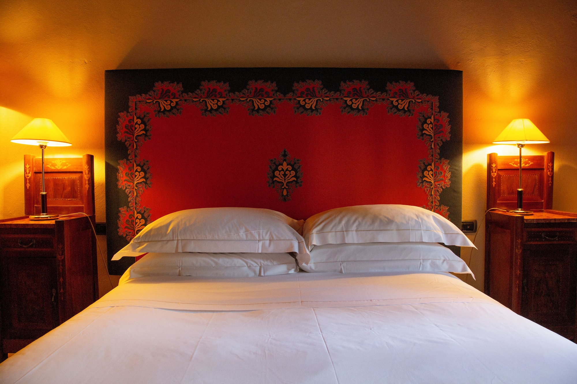 CASTLE, DOUBLE BED