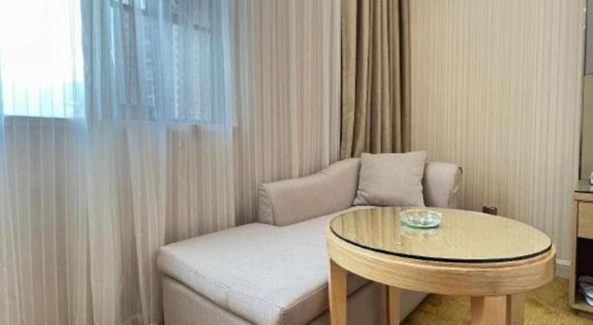 Vienna hotel (Huidong and run pedestrian street) 43/55
