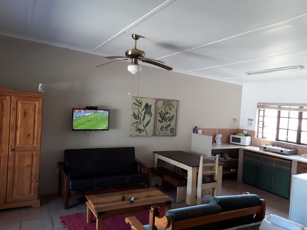Gansbaai Town Lodge 13/26