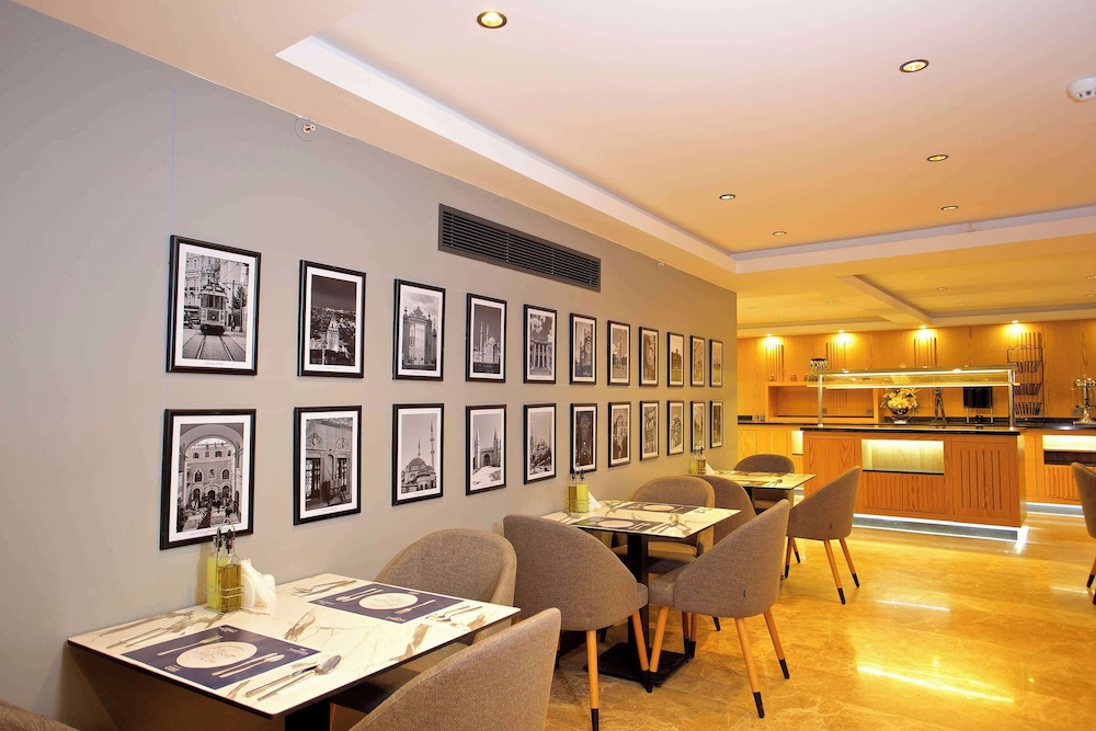 Days Inn by Wyndham Istanbul Arnavutkoy 41/51