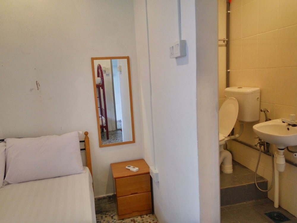 Discovery Malacca Hostel 72/73