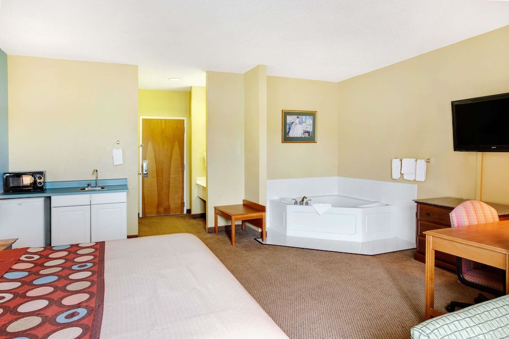 Super 8 By Wyndham Salisbury 6/34