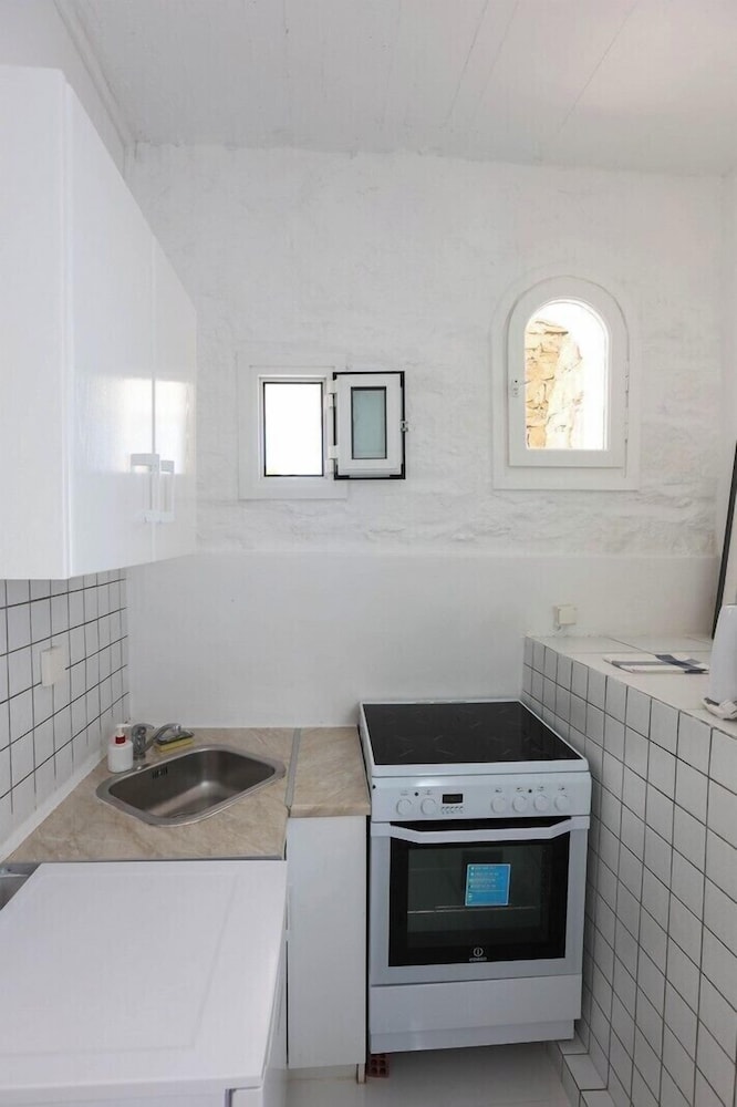 Adikri Villas and Studios 48/50
