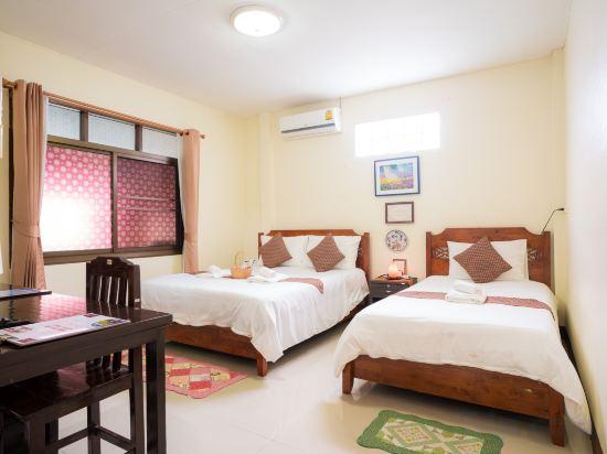 2 Bedrooms, House