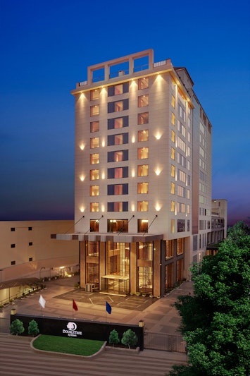DoubleTree by Hilton Varanasi 1/15