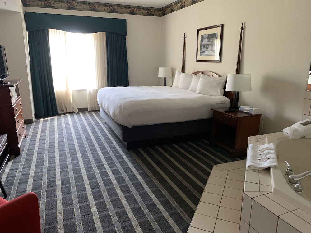 Parkview Inn & Suites, Lancaster Amish Country, PA 4/26