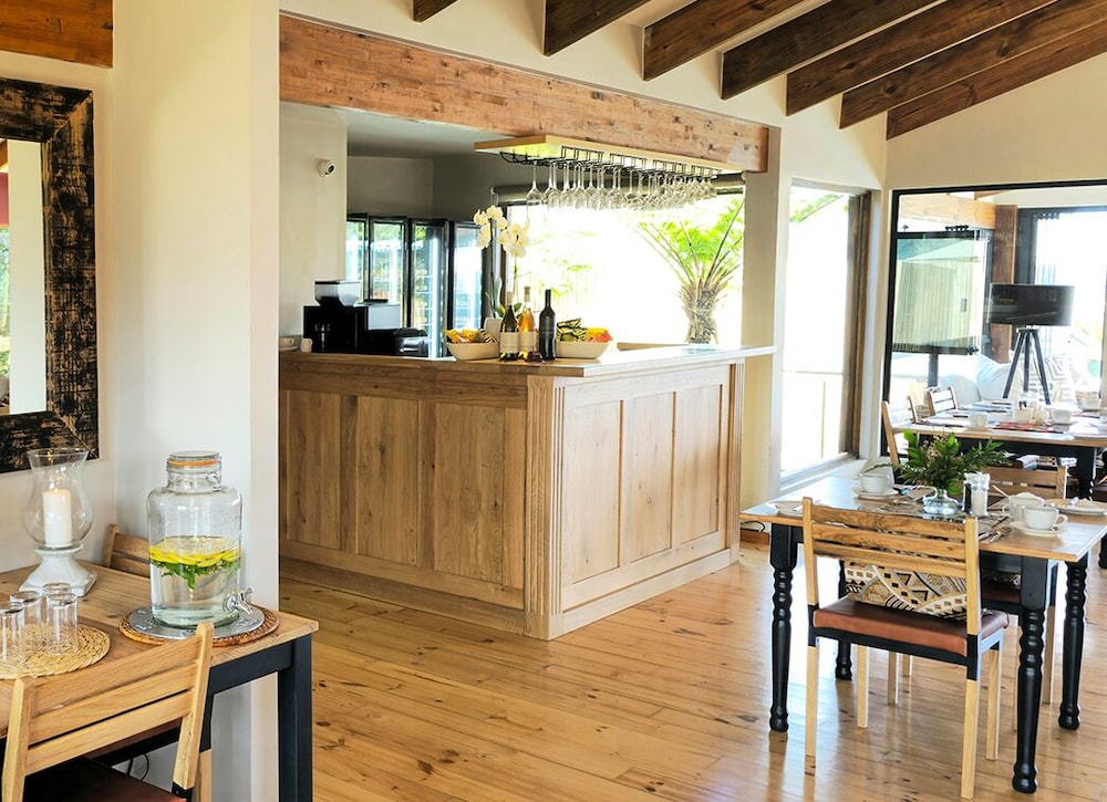 Elephant Hide of Knysna Guest Lodge 4/37