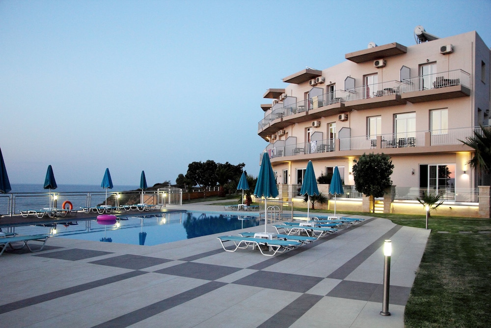 Renieris Hotel 58/75