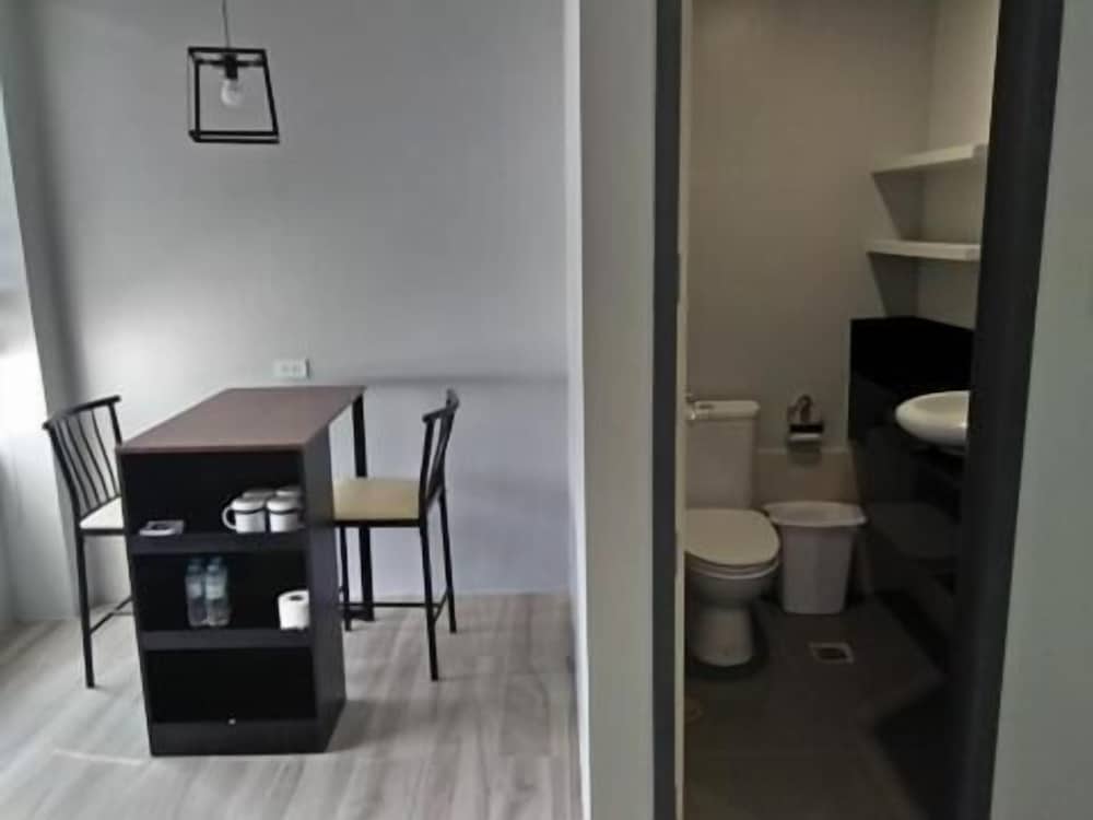 Cebu Hotel Plus 53/55