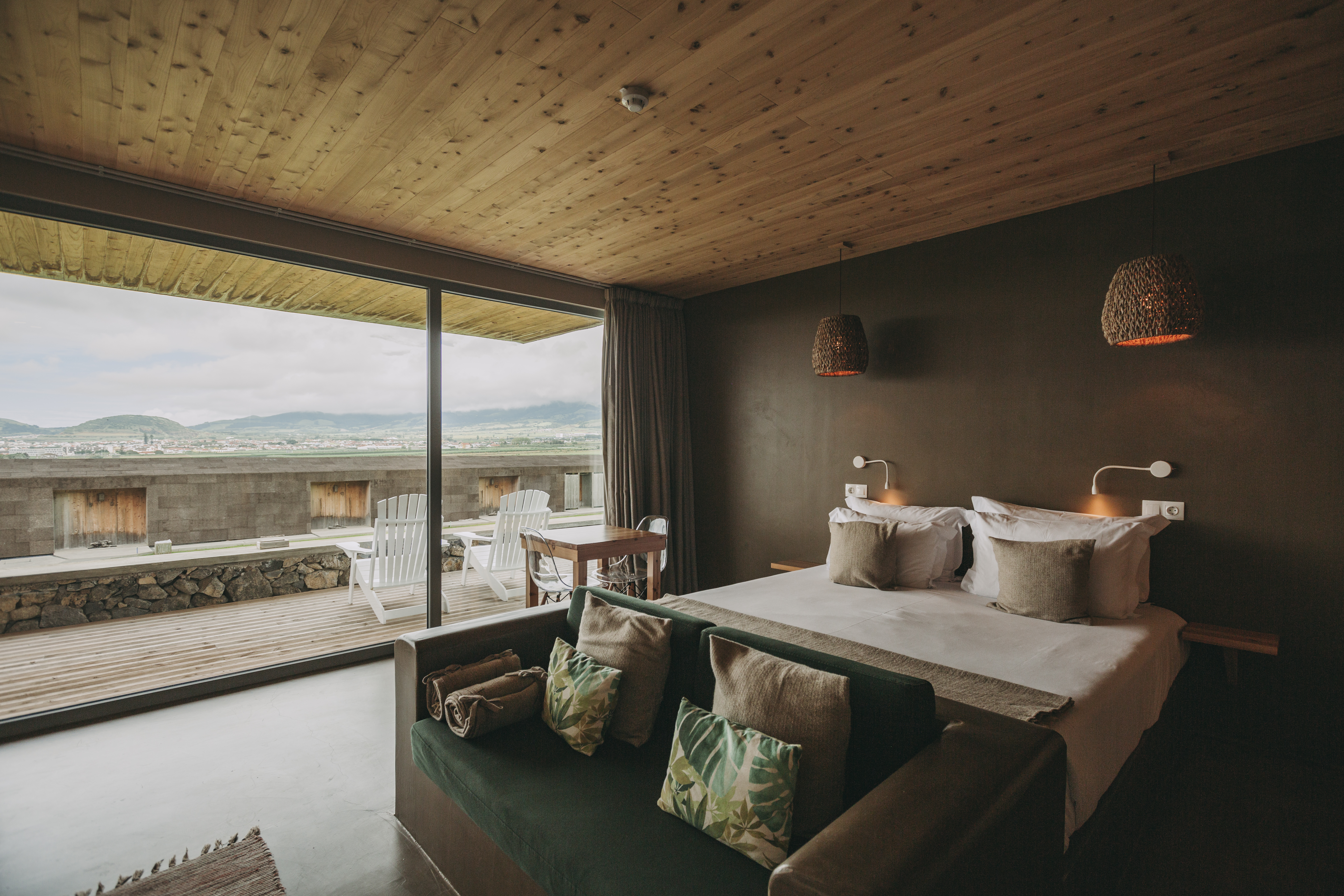 Retreat, Studio