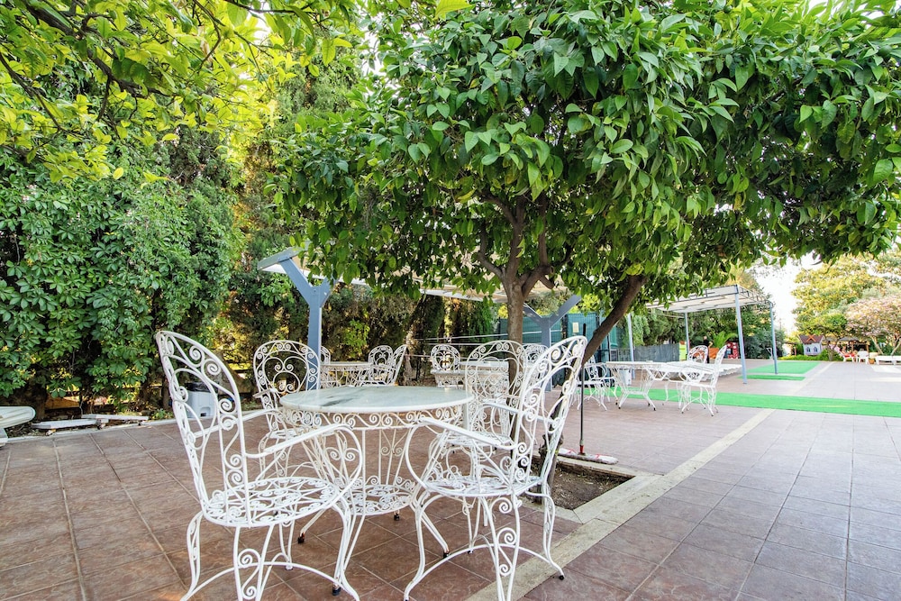 Pigale Beach Resort 42/66