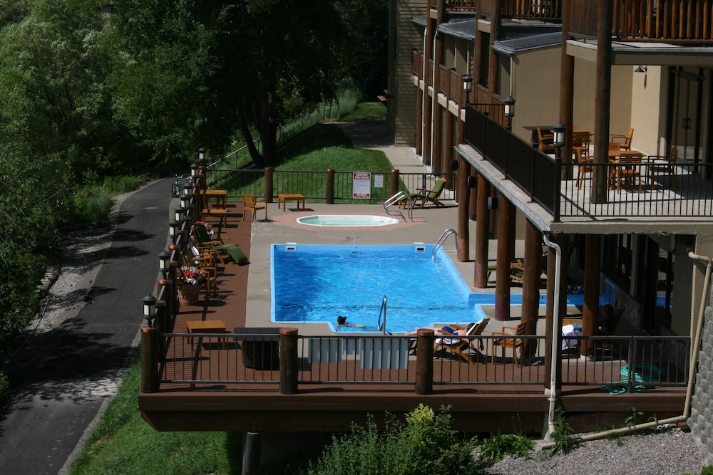 The Pine Lodge on Whitefish River 3/54