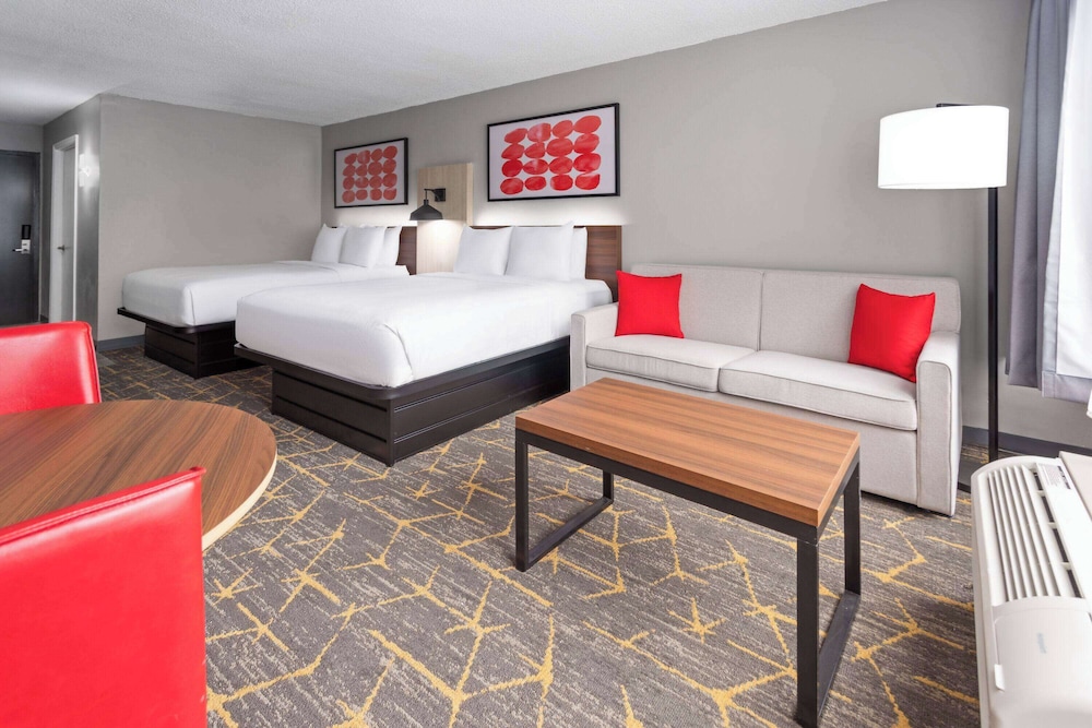 Hawthorn Extended Stay by Wyndham Columbia / Ft. Jackson 17/55