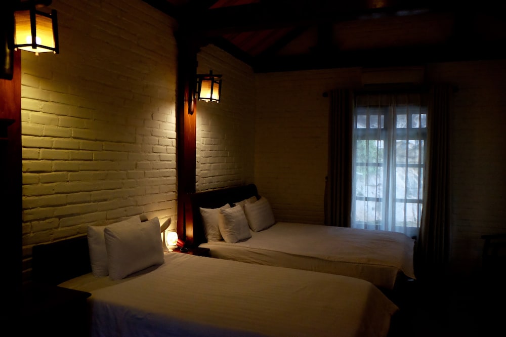 Mua Cave Ecolodge 30/72