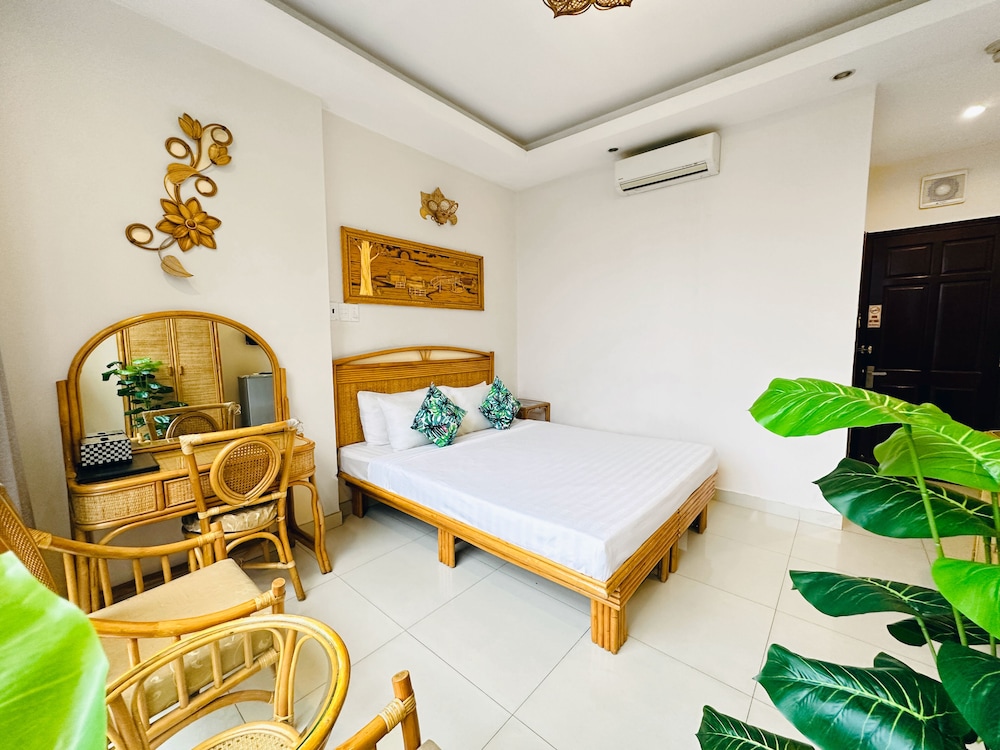 Calmette Hotel 15/50