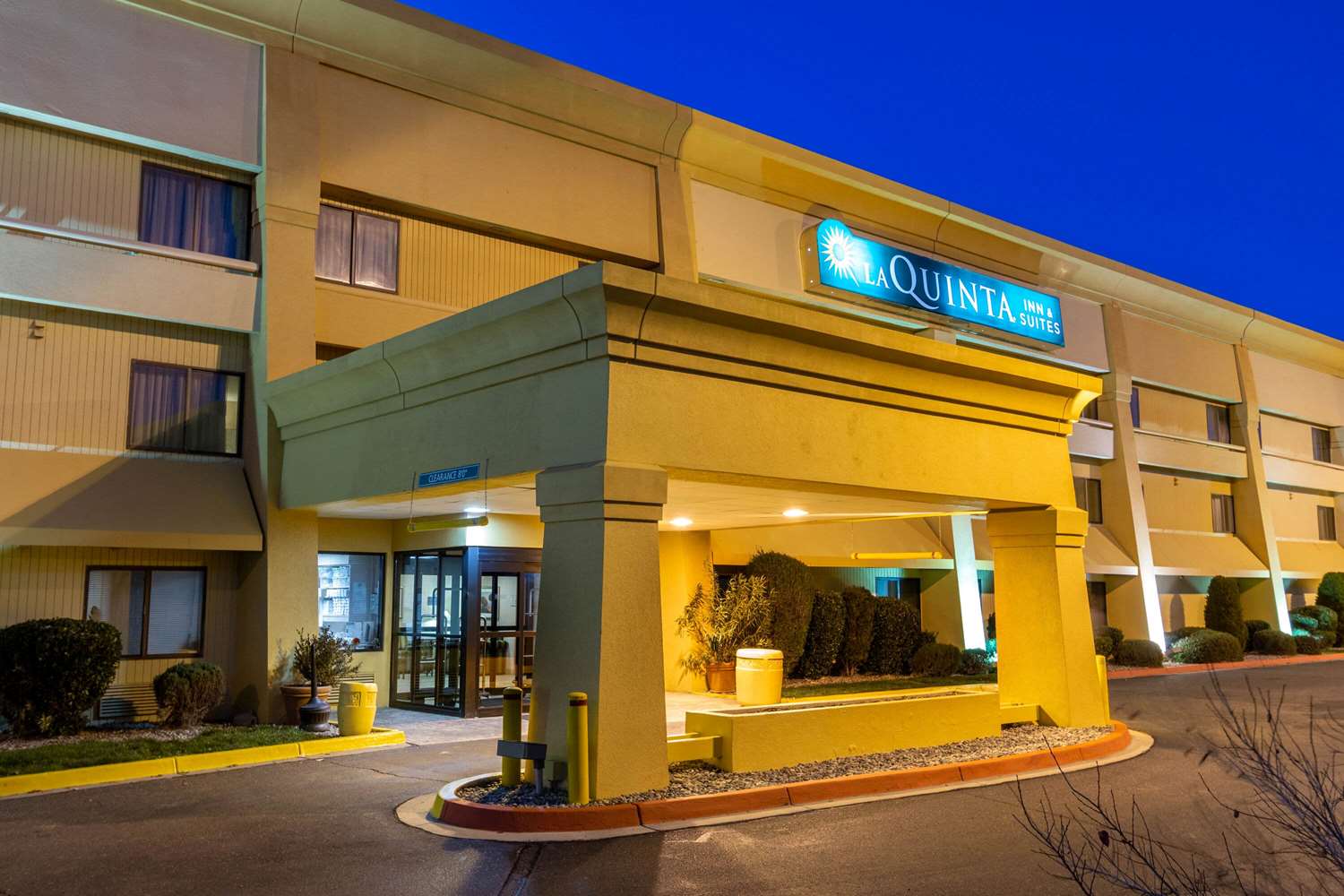 La Quinta Inn & Suites by Wyndham Albuquerque Journal Ctr NW 44/49