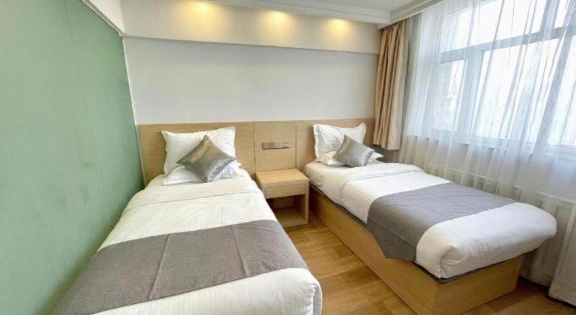 Green Tree Inn Urumqi South Xinhua Road Business Hotel 28/42