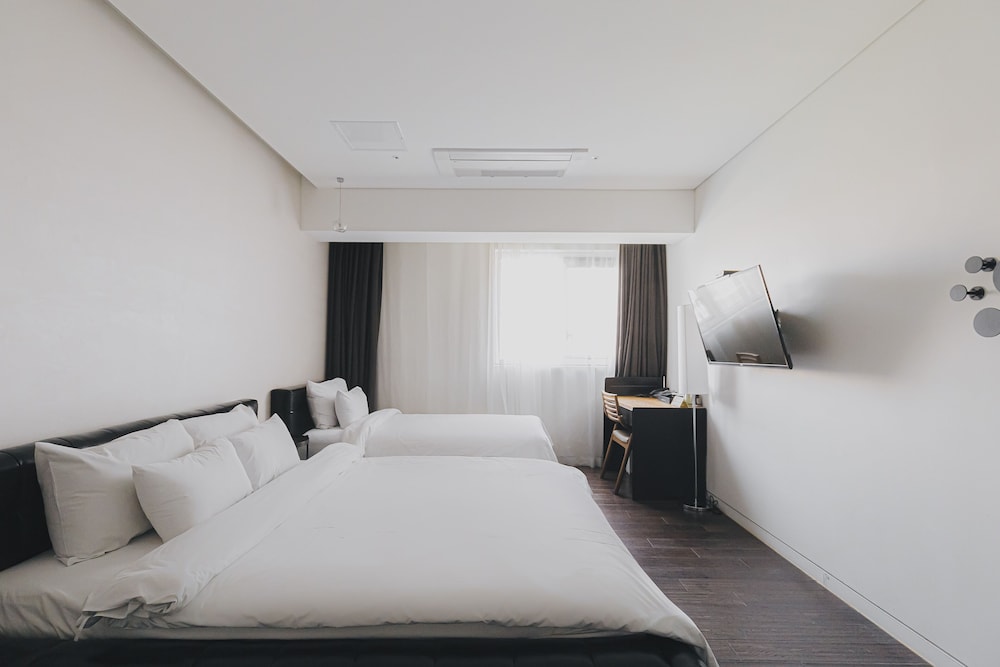Acc Design Hotel 11/70