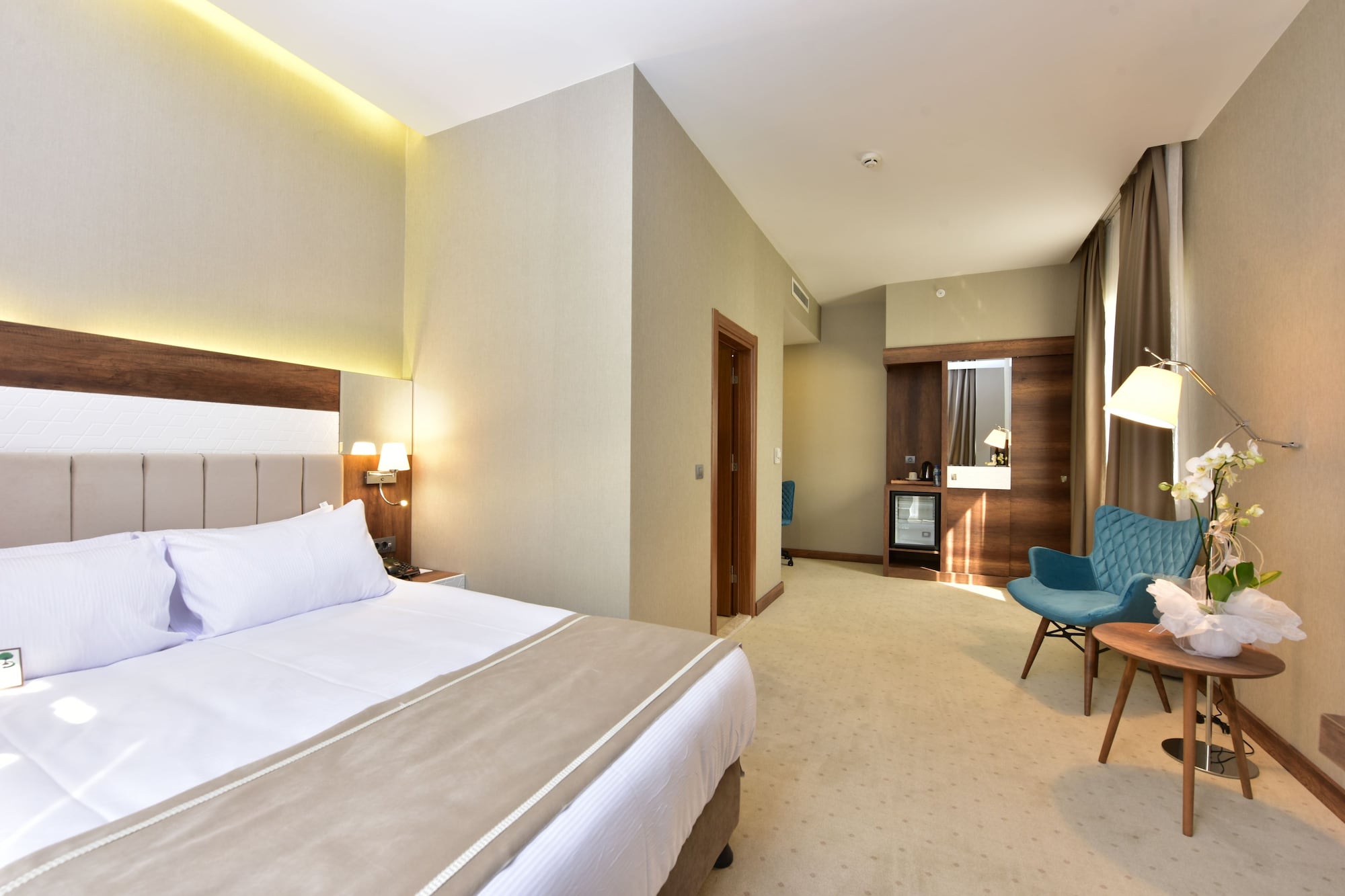DELUXE, DOUBLE BED