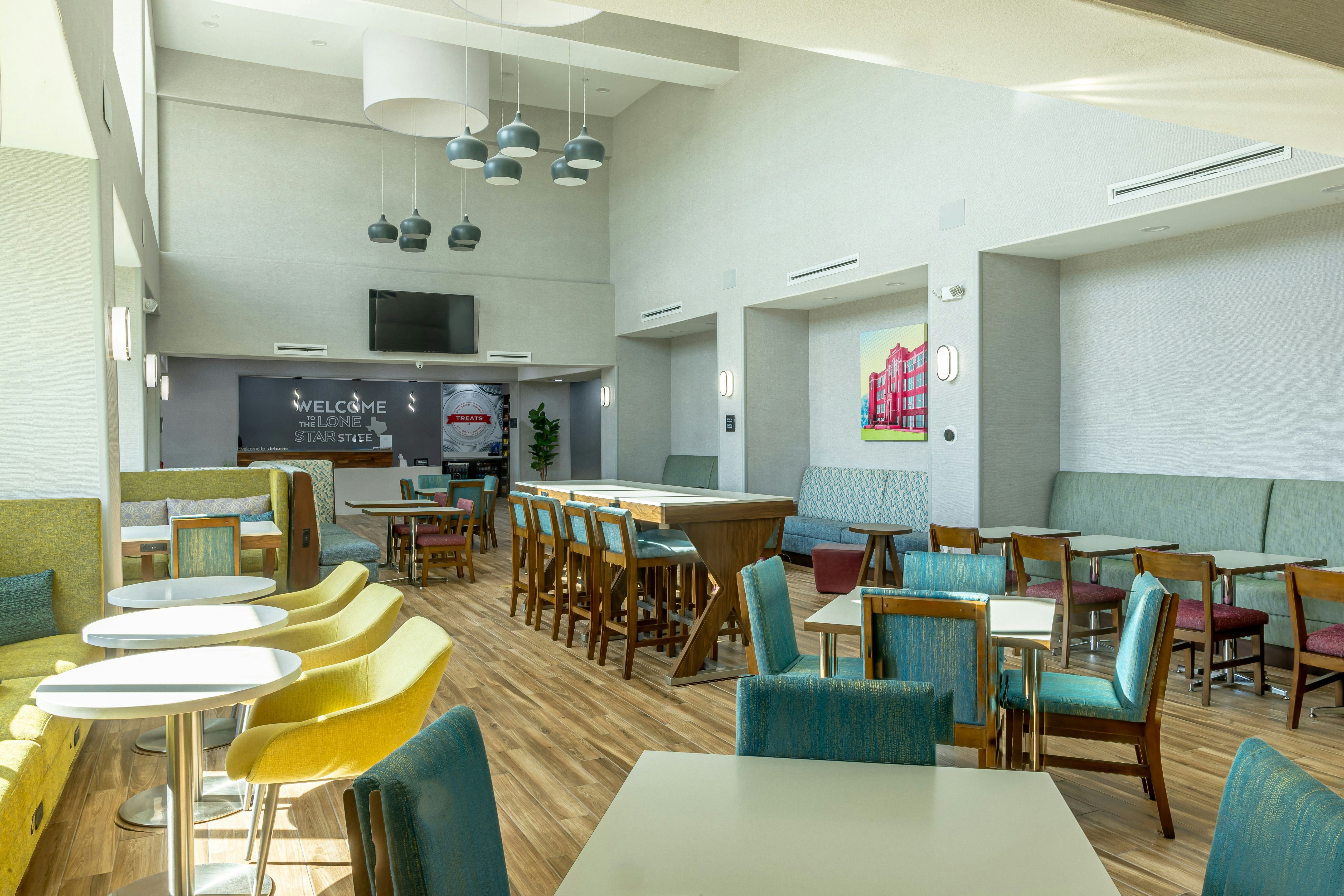 Hampton Inn and Suites Cleburne 53/78